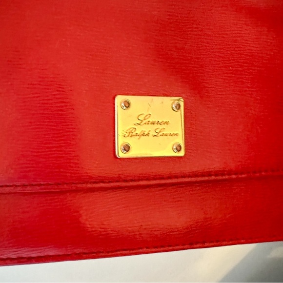 Lauren Ralph Lauren Small textured Vegan Leather Gold Chain Crossbody Bag - Picture 4 of 7